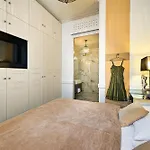 6 Rooms